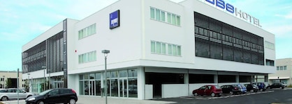 Hotel Cube