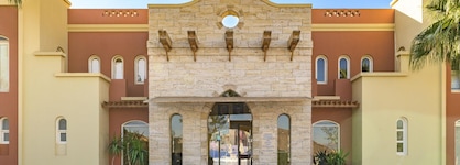 Marina Plaza Hotel, Tala Bay