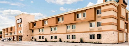 Quality Inn & Suites Plano East - Richardson