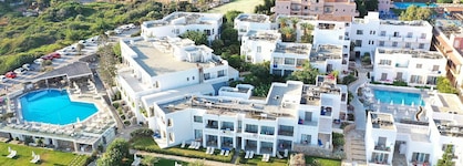 Maritimo Beach Hotel