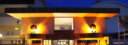 Sun City Apartments & Hotel