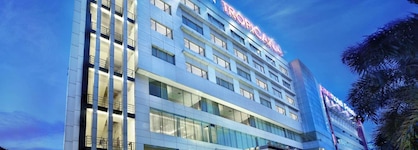 Aston Tropicana
