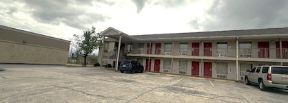 Oyo Hotel East Macon I-75