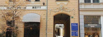 Emonec Hotel