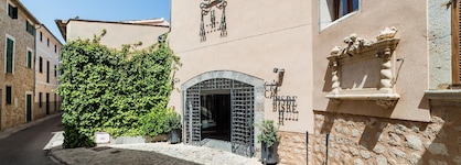 Hotel Ca'l Bisbe