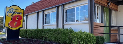 Super 8 By Wyndham Monterey