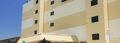 Days Inn By Wyndham Daytona Oceanfront