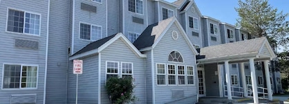 Baymont Inn & Suites By Wyndham Anchorage Airport