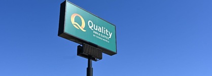 Quality Inn & Suites I-35 Near Att Center