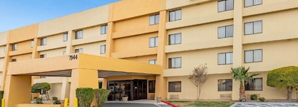 La Quinta Inn & Suites By Wyndham El Paso East
