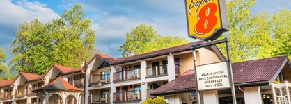 Super 8 By Wyndham Downtown Gatlinburg At Convention Center