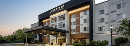 Courtyard By Marriott Edison Woodbridge