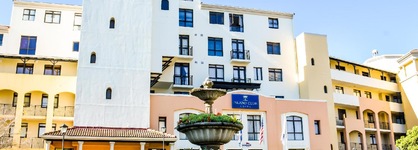 Island Club Hotel & Apartments