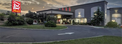 Red Roof Inn Plus+ Newark Liberty Airport - Carteret
