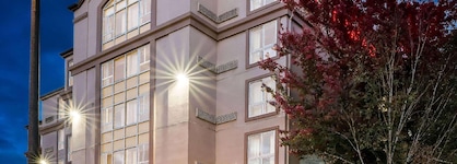 Ramada By Wyndham Seatac Airport