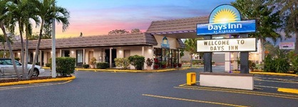 Days Inn By Wyndham St. Petersburg Central