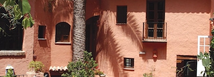 Amanhavis Hotel