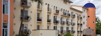 Flamingo Vallarta Hotel & Marina