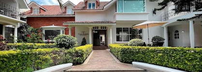 Casa Bonita Hotel & Luxury Residence