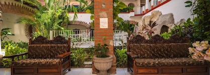 Hotel Encino