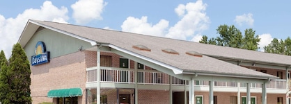 Days Inn By Wyndham Columbia Ne Fort Jackson