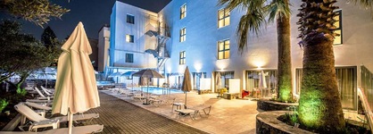 Pollis Hotel