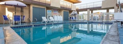 Signature Anaheim Maingate
