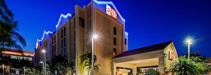 Best Western Plus Kendall Hotel & Suites