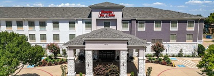 Hampton Inn & Suites Denton