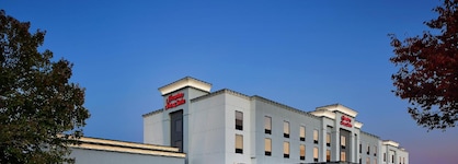 Hampton Inn & Suites
