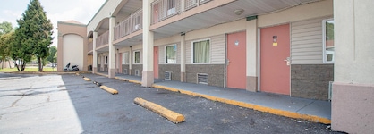 Hotel O Daylight Inn Elkhart I-90, In