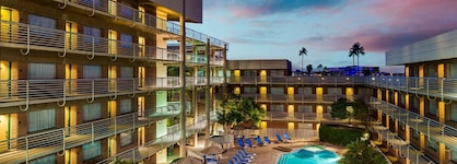 Doubletree Suites By Hilton Hotel Phoenix