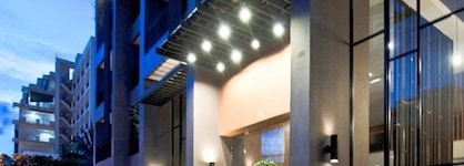 Page 10, Hotel