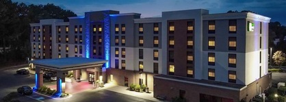 Holiday Inn Express & Suites Newport News By Ihg
