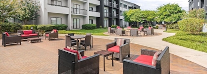 Super 8 By Wyndham Dallas Love Field Airport