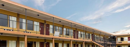 Travelodge Hot Springs