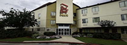 Red Roof Inn Plus+ Houston - Energy Corridor