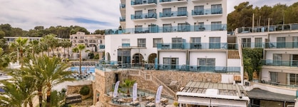 Portodrach Aparthotel & Suites