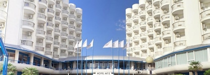 Hr Resort