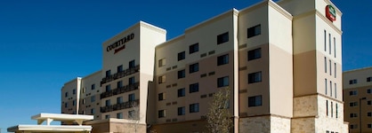 Courtyard By Marriott San Antonio Six Flags At The Rim