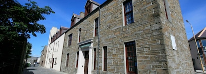 Albert Hotel