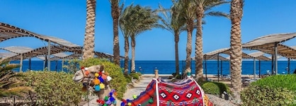 Sphinx Aqua Park Beach Resort
