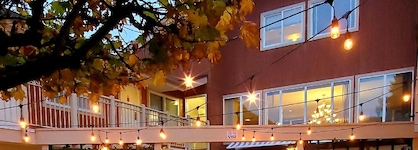 Econo Lodge Inn & Suites