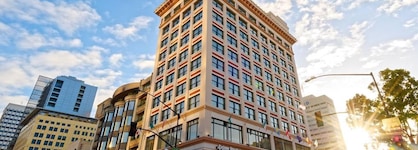 Gaslamp Plaza Suites