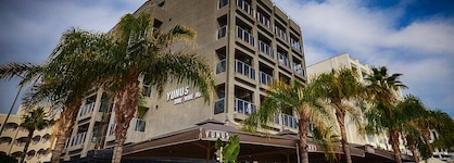 Yunus Beach Hotel