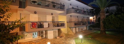 Royal Hotel And Suites
