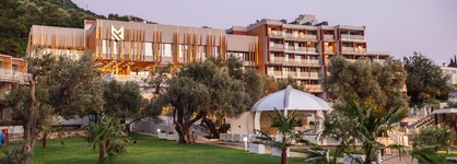 Maestral Resort & Casino