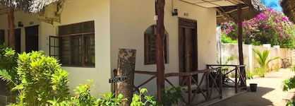 Jambiani White Sands Beach Bungalows