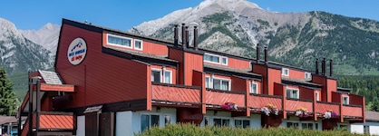 Rocky Mountain Ski Lodge