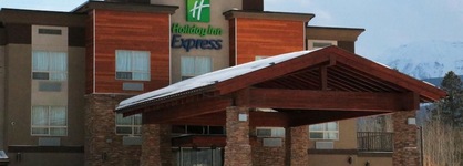Holiday Inn Express Golden-Kicking Horse By Ihg